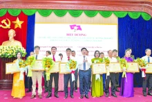 Biểu dương tập thể tiêu biểu trong học tập và làm theo tư tưởng, đạo đức, phong cách Hồ Chí Minh.