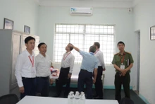 Ban Chỉ đạo cấp quốc gia Kỳ thi tốt nghiệp trung học phổ thông năm 2025 kiểm tra điểm thi, điểm in sao đề thi tại Đà Nẵng. (Ảnh: H.A.N)