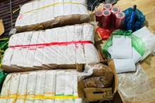 Tang vật hơn 100kg ma túy cỏ Mỹ đã được phun tẩm trong vụ án này. (Ảnh: Công an cung cấp)
