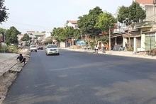 Quốc lộ 17 đoạn qua xã Việt Lập, huyện Tân Yên, tỉnh Bắc Giang được mở rộng.