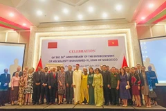 Các đại biểu dự buổi chiêu đãi kỷ niệm lần thứ 26 ngày lên ngôi của Quốc vương Morocco Mohammed VI. (Ảnh: HỒNG HẠNH)
