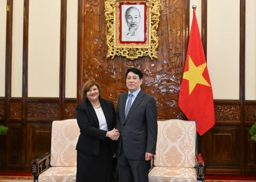 Chủ tịch nước Lương Cường tiếp Đại sứ Ai Cập đến chào từ biệt. (Ảnh: THỦY NGUYÊN)