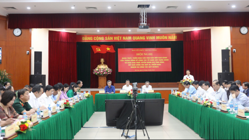 Ảnh minh họa: Ban Tổ chức Trung ương tổ chức Hội nghị trực tuyến quán triệt, triển khai các văn bản mới về công tác tổ chức xây dựng Đảng và giao ban công tác quý III. (Ảnh: TIỂU PHƯƠNG)