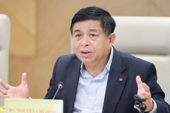 Phó Thủ tướng Chính phủ Nguyễn Chí Dũng làm Trưởng Ban Chỉ đạo quốc gia về phát triển ngành công nghiệp bán dẫn.