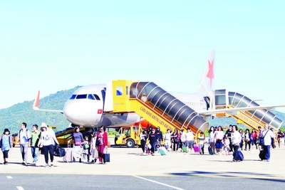 Cảng hàng không quốc tế Liên Khương, tỉnh Lâm Đồng.