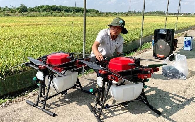 Máy bay không người lái HLD-18 được Viện Nghiên cứu ứng dụng công nghệ cao Hòa Lạc (HIRA) nghiên cứu chế tạo. (Ảnh: Viện Nghiên cứu ứng dụng công nghệ cao Hòa Lạc)