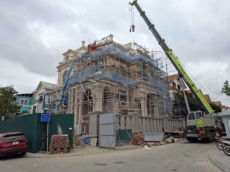 Một công trình xây dựng tại tỉnh Bắc Ninh. (Ảnh THÙY LINH)