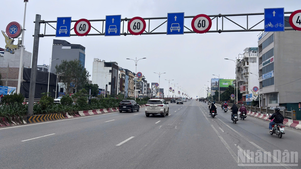 Người dân Thủ đô trở lại làm việc sau Tết: Không xảy ra ùn tắc, các phương  tiện di chuyển dễ dàng | Báo Nhân Dân điện tử