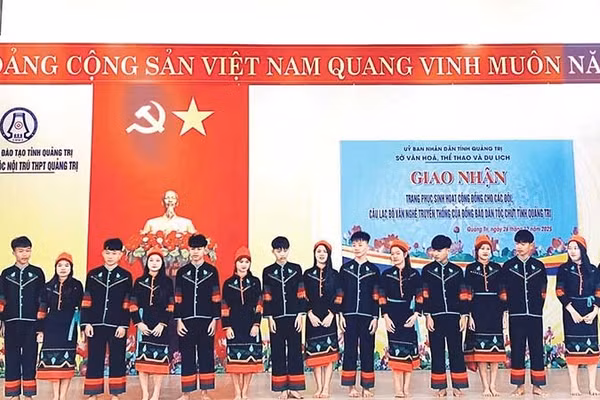 Ra mắt bộ trang phục sinh hoạt cộng đồng của dân tộc Chứt ở phía tây tỉnh Quảng Trị.