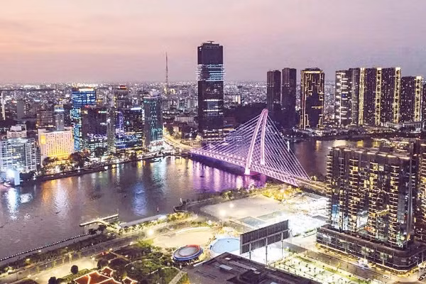 Thành phố Hồ Chí Minh cần khai thác hiệu quả, dư địa của nền kinh tế đêm (Ảnh THÀNH ĐẠT)