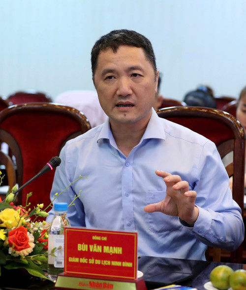 Ông Bùi Văn Mạnh - Giám đốc Sở Du lịch Ninh Bình phát biểu tại tọa đàm.