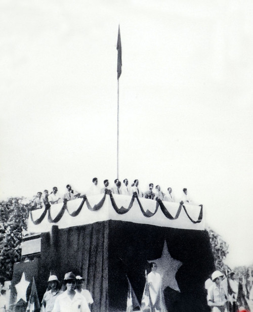 Chủ tịch Hồ Chí Minh đọc Tuyên ngôn Độc lập, khai sinh nước Việt Nam Dân chủ Cộng hòa. Ảnh tư liệu