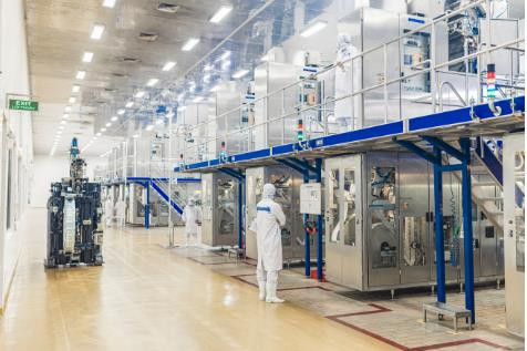 Vinamilk sở hữu 16 nhà máy sữa trong và ngoài nước, đáp ứng các tiêu chuẩn cao nhất thế giới về chất lượng trong sản xuất thực phẩm.