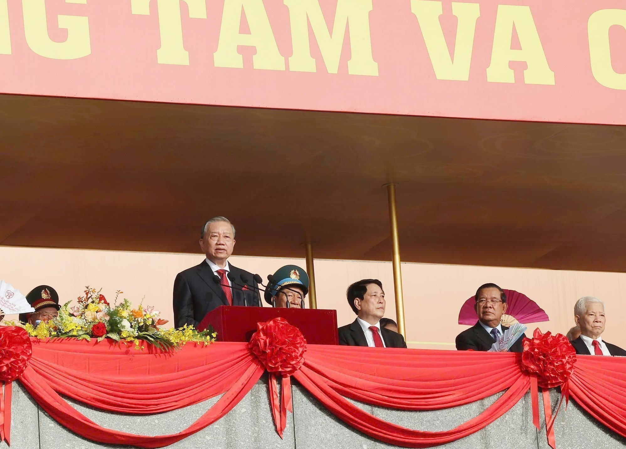 Tổng Bí thư Tô Lâm đọc Diễn văn kỷ niệm. Ảnh: TTXVN vna-potal-le-ky-niem-dieu-binh-dieu-hanh-80-nam-cach-mang-thang-tam-va-quoc-khanh-2-9-8250245.jpg