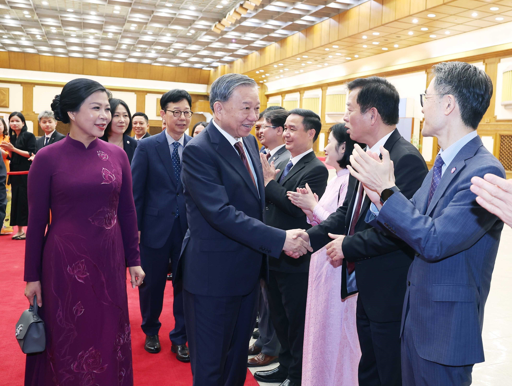 vna-potal-tong-bi-thu-to-lam-roi-سيول-دي-ثام-بوسان-8207019.jpg