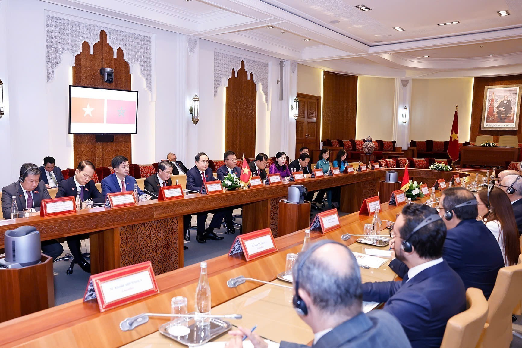 vna-potal-chu-tich-quoc-hoi-tran-thanh-man-hoi-dam-voi-chu-tich-ha-vien-maroc-8171761.jpg