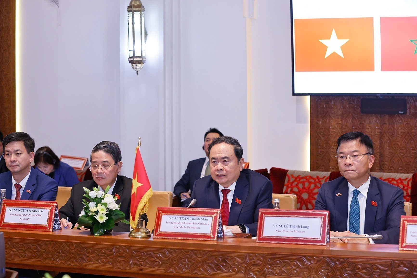 vna-potal-chu-tich-quoc-hoi-tran-thanh-man-hoi-dam-voi-chu-tich-ha-vien-maroc-8171782-1.jpg