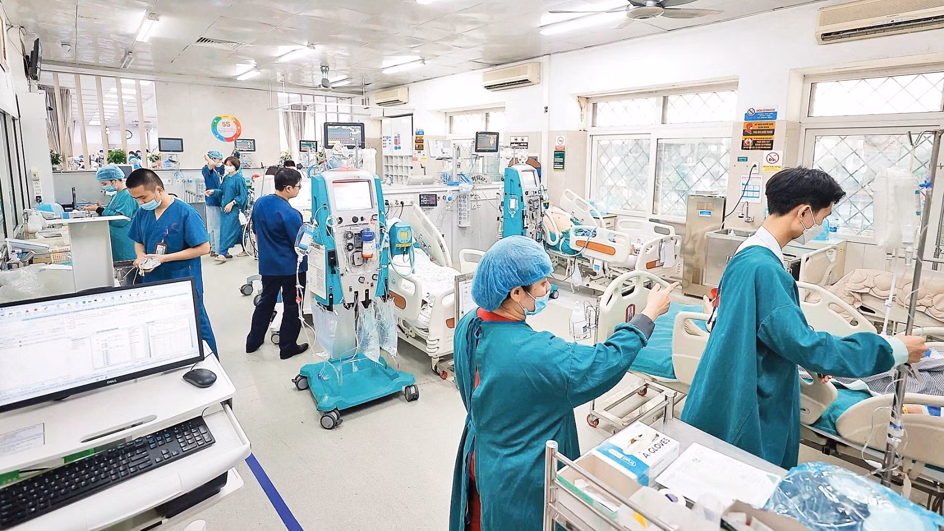 Tận dụng “giờ vàng” cấp cứu bệnh nhân tại Trung tâm Đột quỵ, Bệnh viện Bạch Mai.