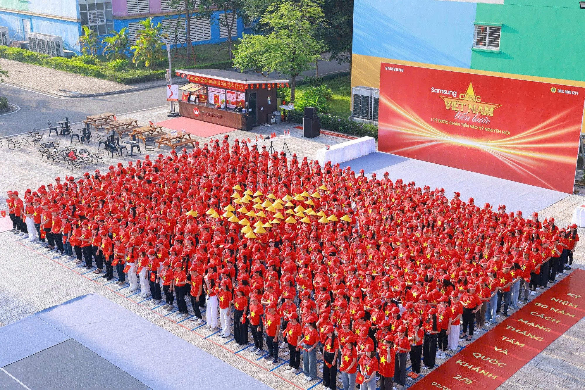 Nhiều công ty cũng đã hưởng ứng phong trào này, điển hình như công ty Samsung Việt Nam. samsung-1.jpg