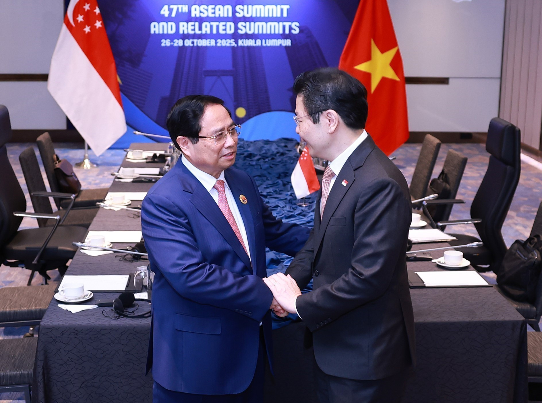 vna-potal-thu-tuong-pham-minh-chinh-gap-thuong-nien-lan-thu-2-voi-thu-tuong-singapore-lawrence-wong-8369329.jpg