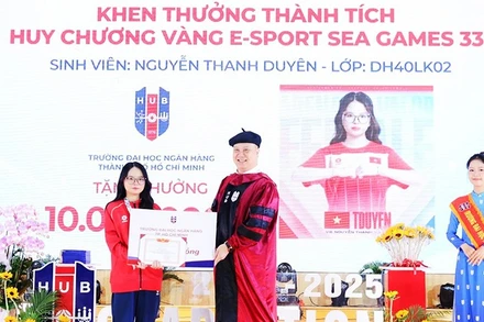 Tuyên dương nữ sinh viên giành Huy chương vàng SEA Games 33