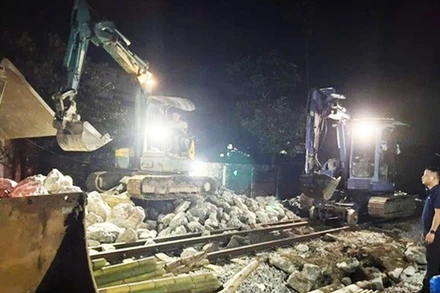 Nỗ lực sửa đường, sớm thông tuyến.