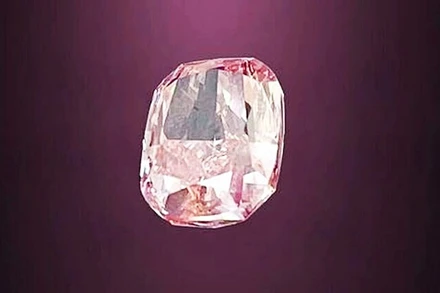 UAE thu hồi kim cương trị giá 25 triệu USD