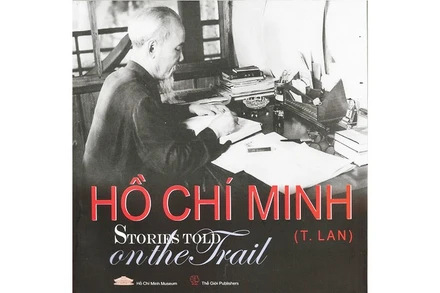 Bìa cuốn hồi ký, “Vừa đi đường vừa kể chuyện” (bản tiếng Anh).