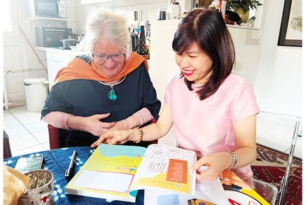 Hai tác giả của cuốn sách. 