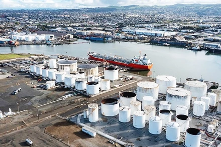 Một kho dự trữ dầu chiến lược của IEA. Ảnh: BLOOMBERG