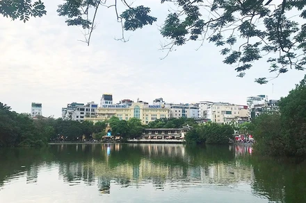 Thiết kế mỗi khu vực quanh Hồ Hoàn Kiếm đều cần được tính trong mối tương quan với các không gian khác. Ảnh: TÚ NHI