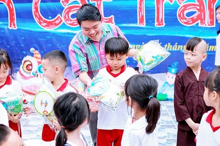 Trương Chấn Sang vẫn ngày ngày nỗ lực mang niềm tin và hy vọng đến cho những thiếu nhi có hoàn cảnh khó khăn trên khắp mọi miền Tổ quốc.