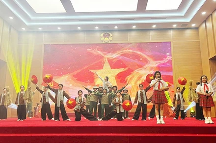 Thiếu nhi Đất Tổ kể chuyện