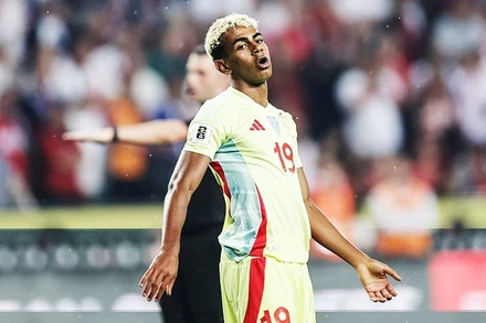 Lamine Yamal trở thành trung tâm của sự căng thẳng giữa CLB và RFEF.