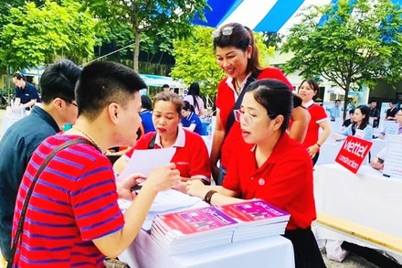 Tìm kiếm việc làm qua các phiên giao dịch. 