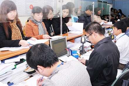 Cơ quan quản lý vẫn chủ yếu dựa vào báo cáo tự kê khai của doanh nghiệp. Ảnh: NGUYỆT ANH