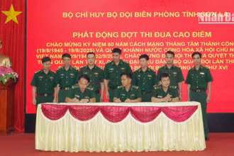 Đại diện các đơn vị ký kết giao ước thi đua.
