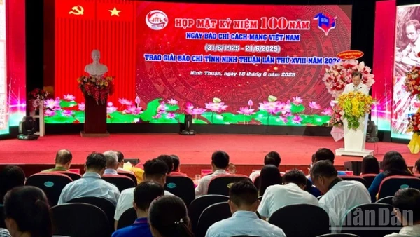 Quang cảnh buổi họp mặt.