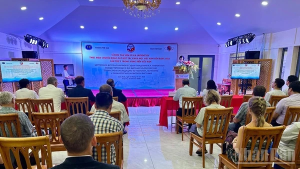 Quang cảnh lễ đón tiếp. (Ảnh: NGUYỄN TRUNG)