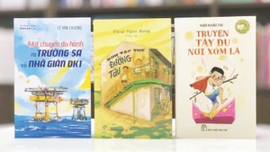 Những tác phẩm dành cho thiếu nhi trong dịp hè của Nhà xuất bản Trẻ. (Ảnh MẠNH HẢO)