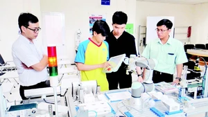 Đào tạo lao động tự động hóa tại Khu Công nghệ cao Thành phố Hồ Chí Minh.