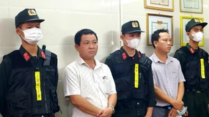 Hai trong sáu cán bộ của Chi cục thủy sản đã bị khởi tố vào tháng 10 năm ngoái.