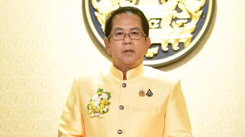 Người phát ngôn Văn phòng Thủ tướng Thái Lan Jirayu Houngsub thông báo về thỏa thuận thuế quan giữa Thái Lan và Mỹ. (Ảnh: Văn phòng Thủ tướng Thái Lan)