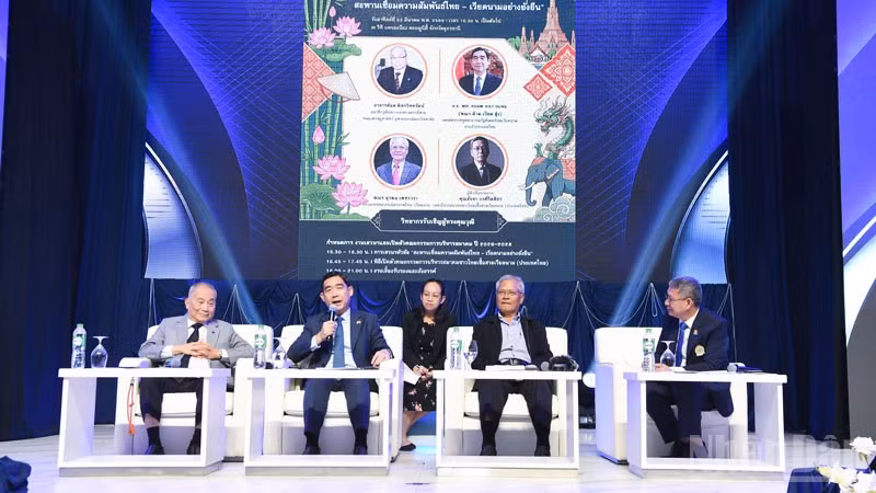 Tọa đàm "Vai trò của người Thái gốc Việt: Cầu nối bền vững cho quan hệ Thái Lan-Việt Nam”. (Ảnh: XUÂN SƠN)