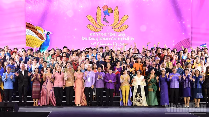 Chương trình có sự góp mặt của đông đảo đại diện các bộ, ngành của Thái Lan và đại sứ quán các nước.