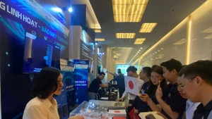 Gian công nghệ bên ngoài Hội nghị Data Center & Cloud Infrastructure Summit (DCCI Summit) 2025 do Viettel IDC tổ chức tại Hà Nội.