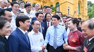 Chủ tịch nước Lương Cường gặp mặt các nghệ nhân làng nghề tiêu biểu toàn quốc.