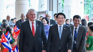 Chủ tịch nước Lương Cường và Bí thư Thứ nhất Trung ương Đảng Cộng sản Cuba, Chủ tịch nước Cuba Miguel Diaz Canel Bermudez tới dự buổi lễ (ảnh Thủy Nguyên)