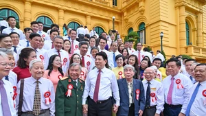 Chủ tịch nước Lương Cường gặp mặt, tuyên dương Người làm báo tiêu biểu toàn quốc.