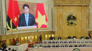 Chủ tịch nước Lương Cường phát biểu chính sách tại Quốc hội Angola (ảnh: Xuân Kỳ)